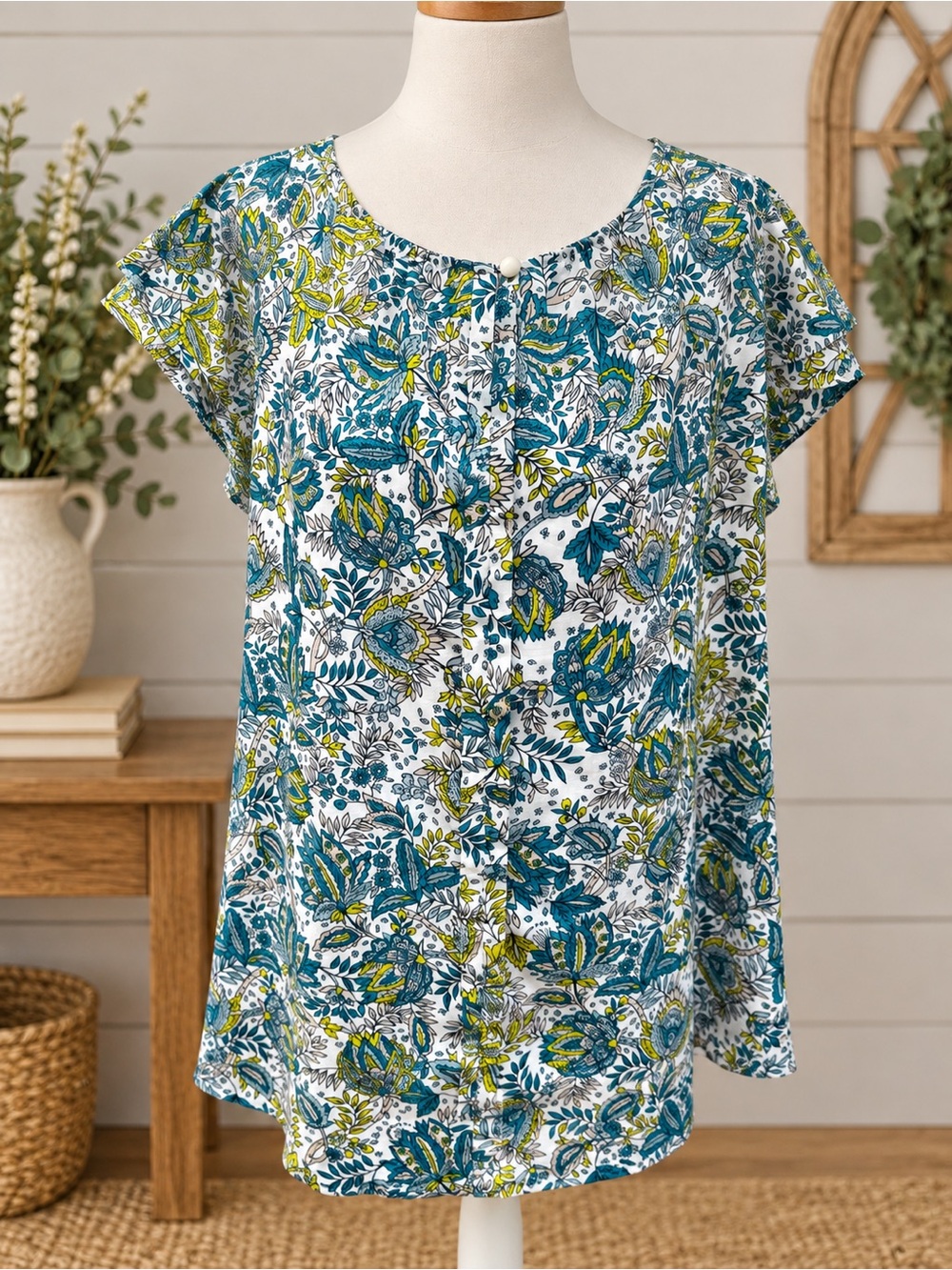 Ann Taylor Teal, Green & White Floral Scoop Neck Blouse